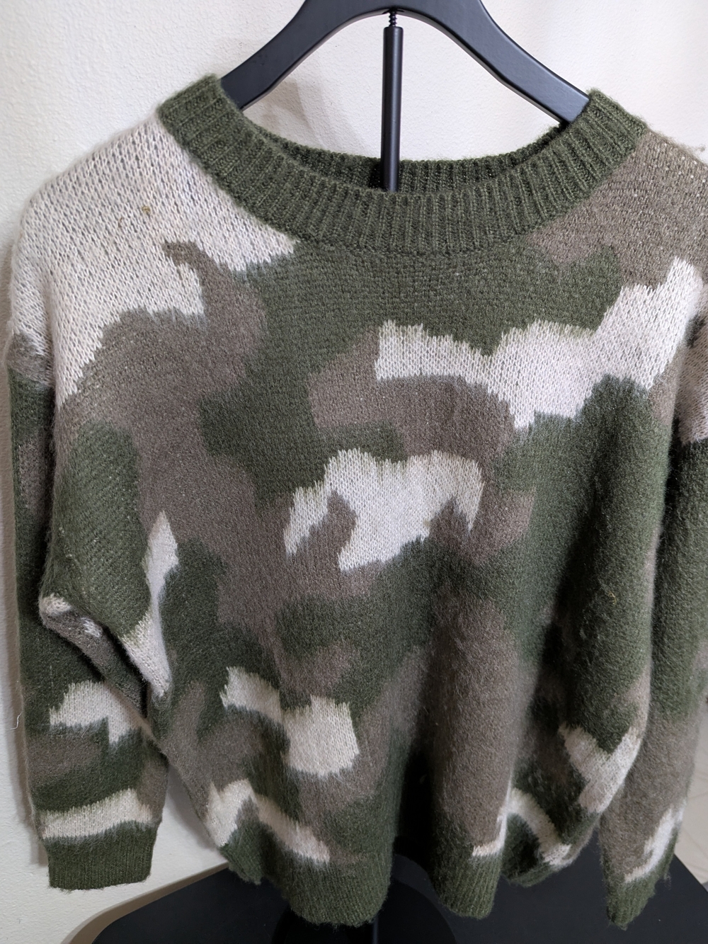 And The Why Women's Crew Neck Olive Green camouflage Sweater S/M